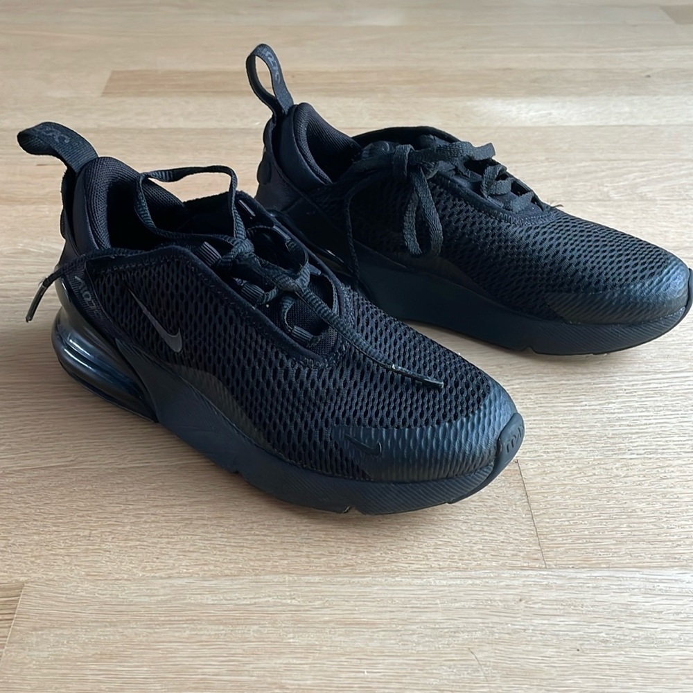 Nike Air kids shoes size 1,5 black